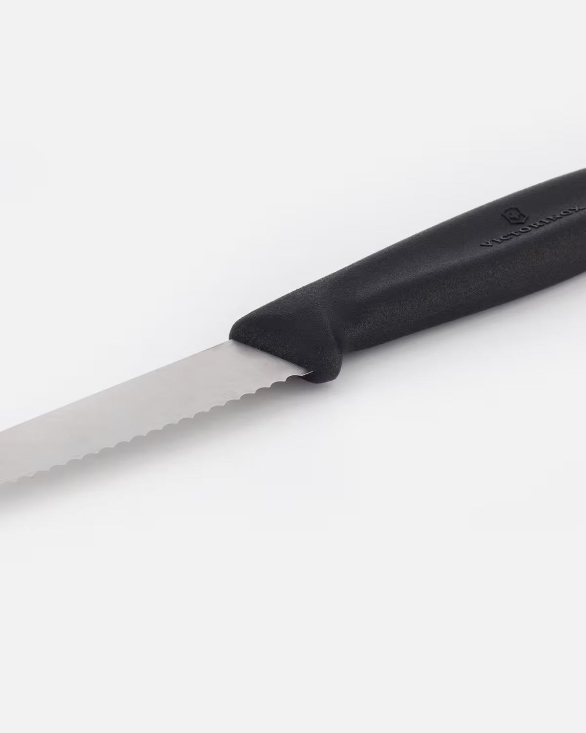 Victorinox Classic Tomato Knife Black Serrated 11 cm