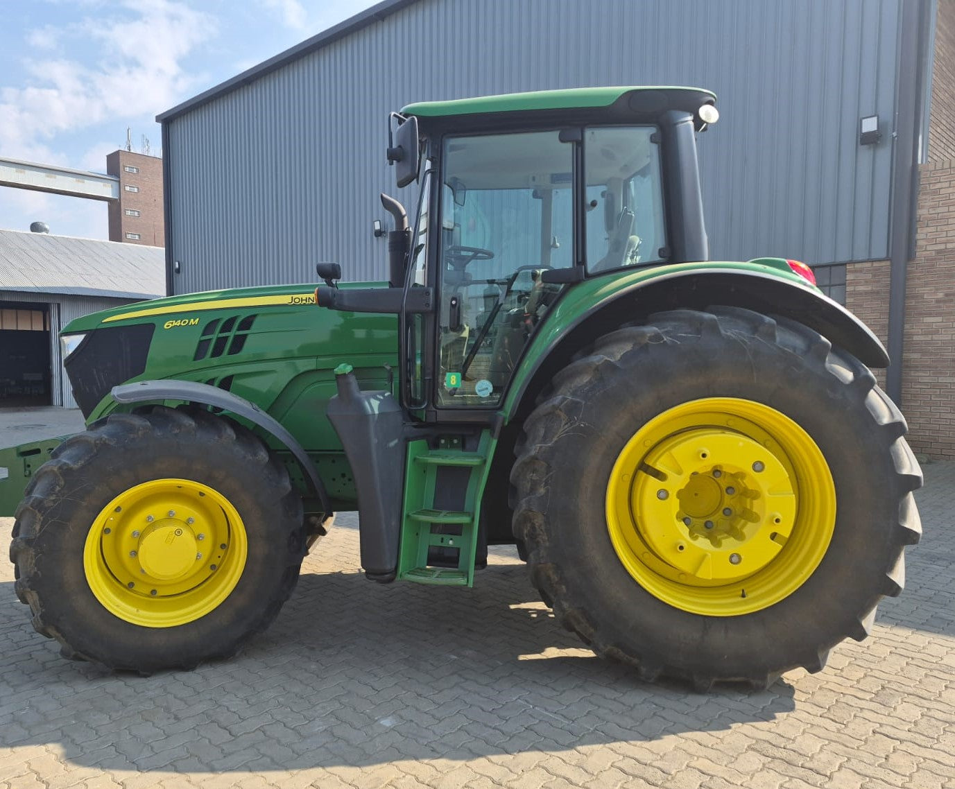 2023 John Deere 6140M – image 3