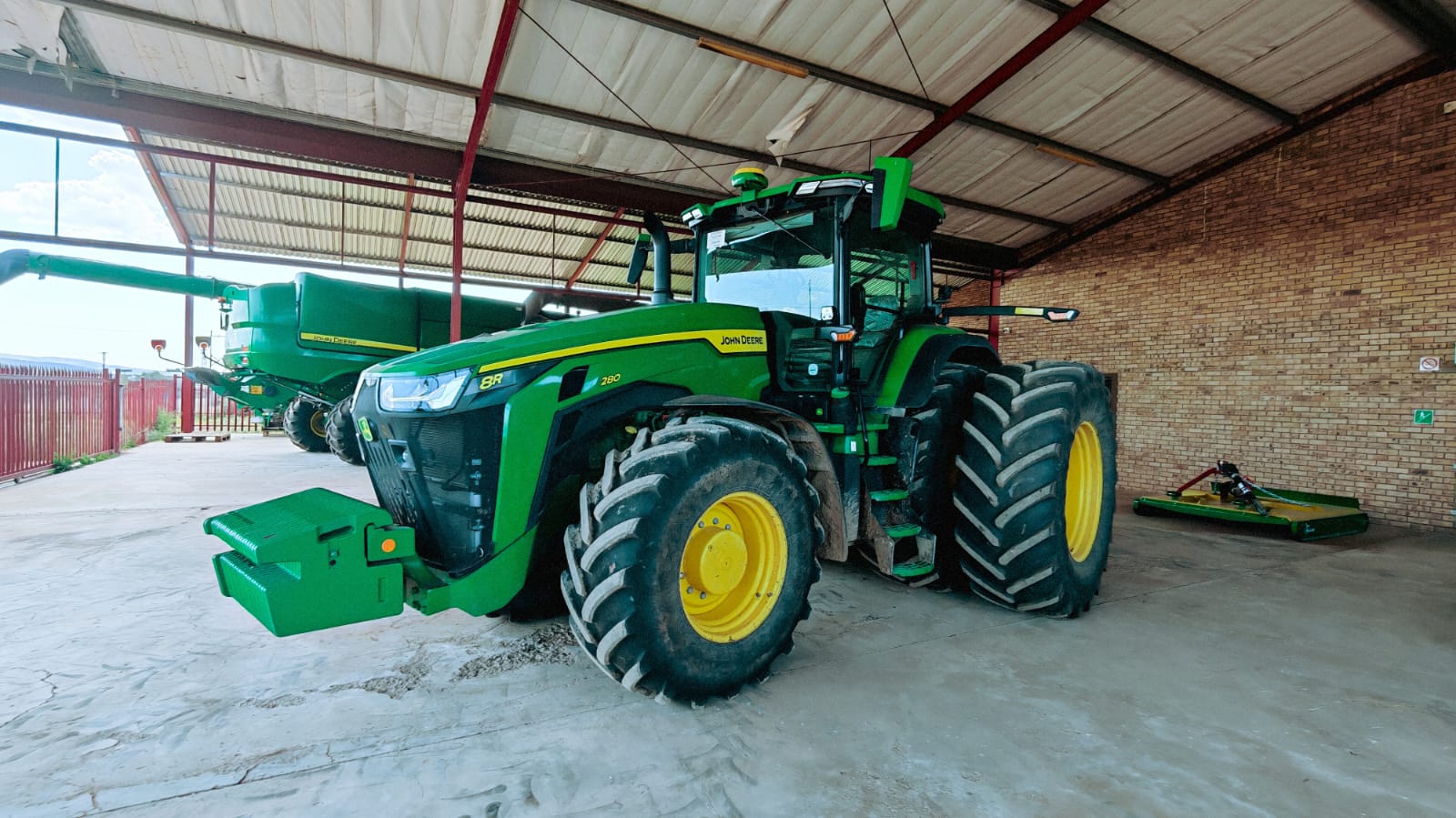 2025 John Deere 8R280 – image 3