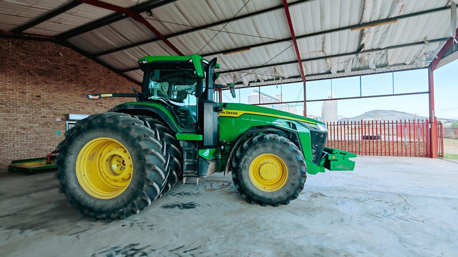 2025 John Deere 8R280 – image 5