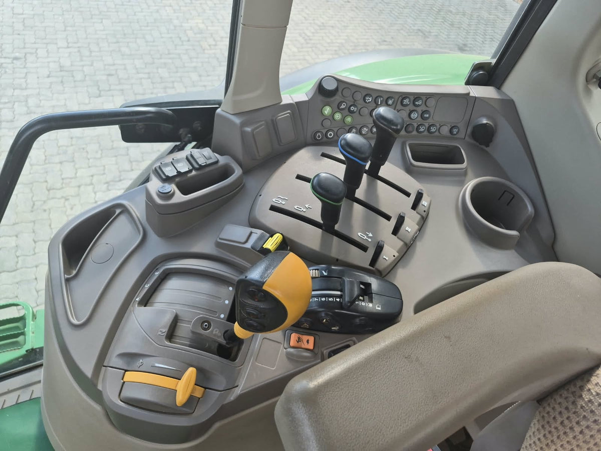 2022 John Deere 6140M