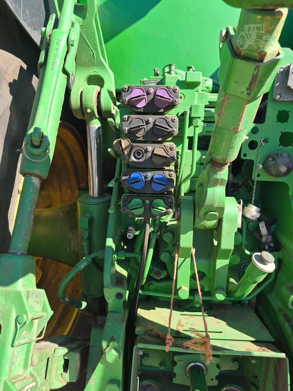 John Deere 8320R – image 3