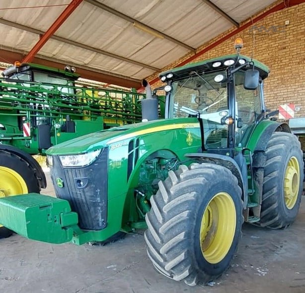 2017 John Deere 8320R – image 6