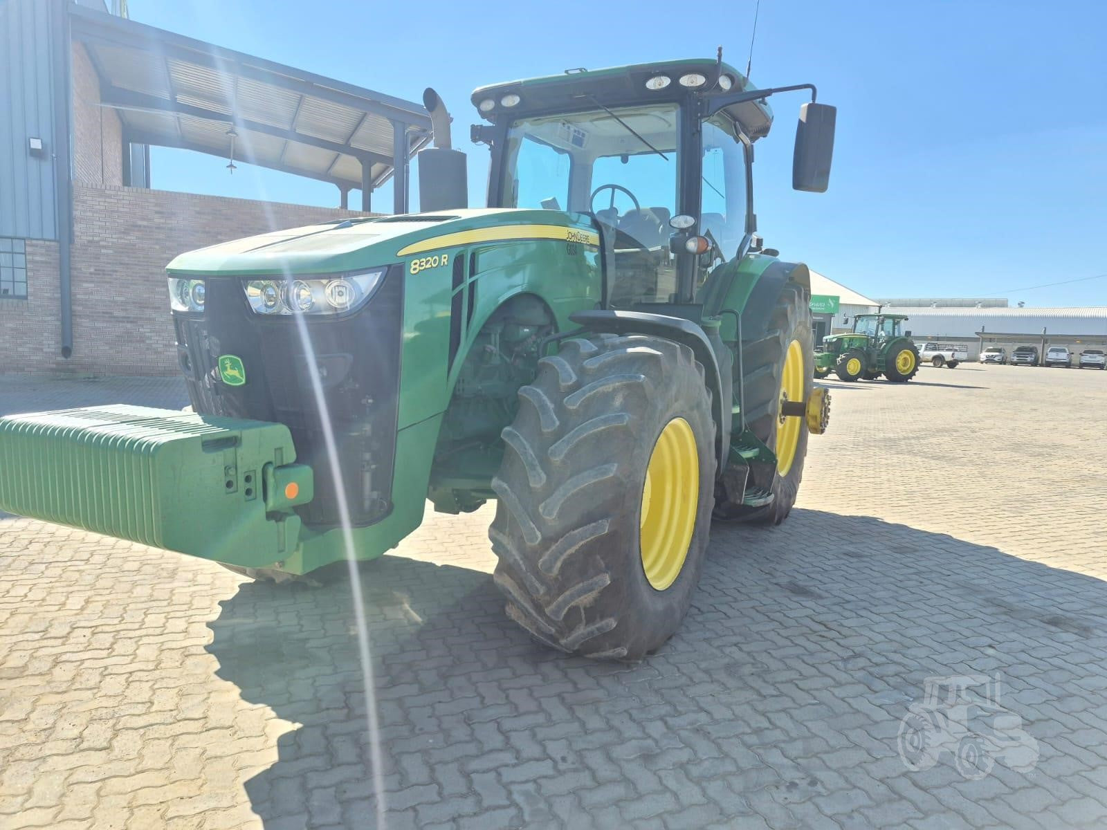 John Deere 8320R – image 7