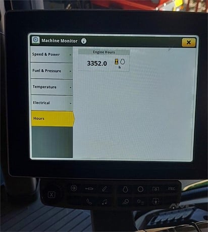 2017 John Deere 8320R – image 2
