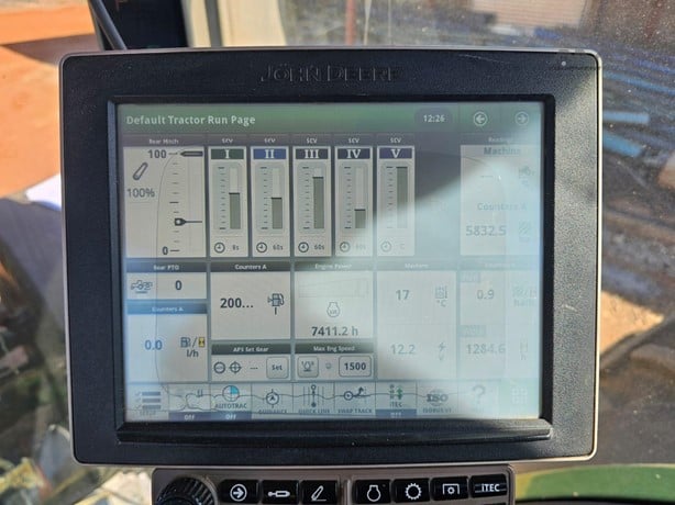 2015 John Deere 8320R – image 8
